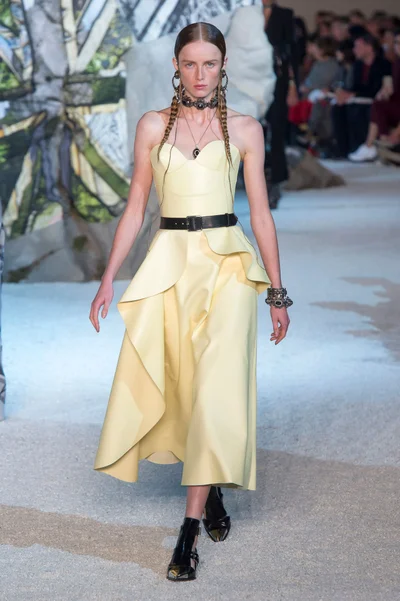 Look 5